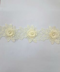FANCY LACE TRIMMING - CREAM